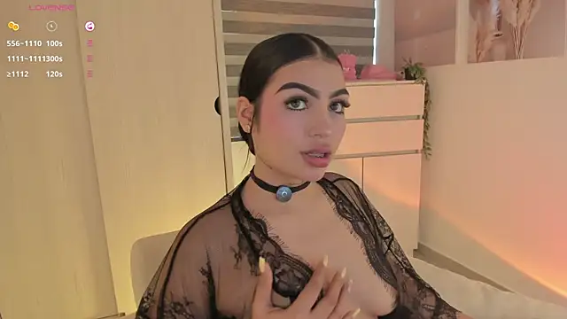 EmmyKenner online show from November 2025 01:27:02 PM