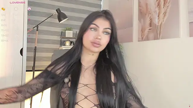 EmmyKenner online show from October 2025 11:08:02 AM