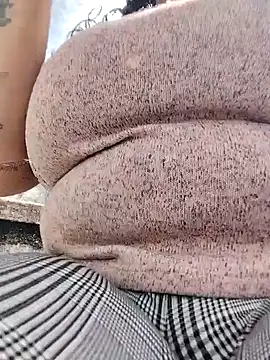 Snapshot of You-sexy-starr chatting on November 2025 03:33:02 PM You-sexy-starr online show from November 2025 03:33:02 PM