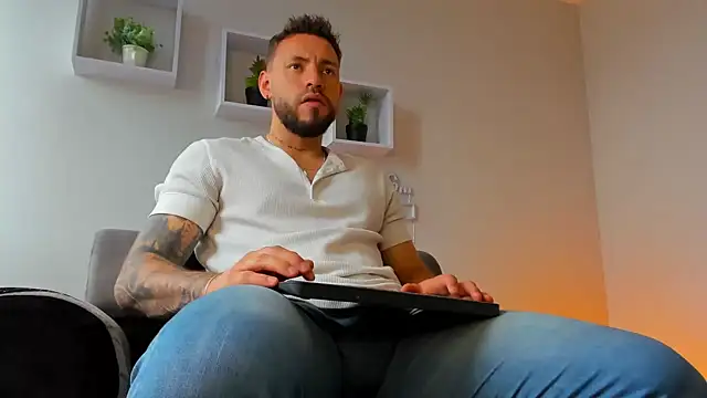 Snapshot of DIMITRI_MASTEER chatting on October 2025 08:20:02 PM DIMITRI MASTEER online show from October 2025 08:20:02 PM