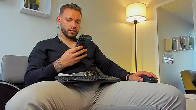 Snapshot of DIMITRI_MASTEER chatting on November 2025 09:52:01 PM DIMITRI MASTEER online show from November 2025 09:52:01 PM