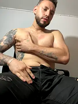 Snapshot of DIMITRI_MASTEER chatting on October 2025 03:52:02 AM DIMITRI MASTEER online show from October 2025 03:52:02 AM