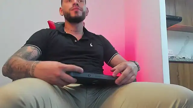 Snapshot of DIMITRI_MASTEER chatting on December 2025 10:57:02 PM DIMITRI MASTEER online show from December 2025 10:57:02 PM