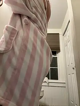 Snapshot of babykalirose chatting on February 2026 03:59:01 AM babykalirose online show from February 2026 03:59:01 AM