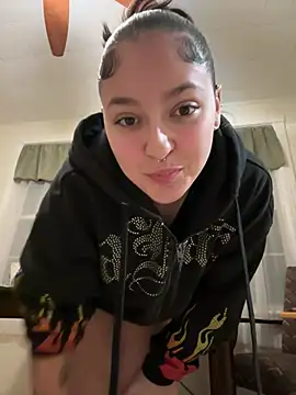 Snapshot of babykalirose chatting on February 2026 02:32:01 AM babykalirose online show from February 2026 02:32:01 AM