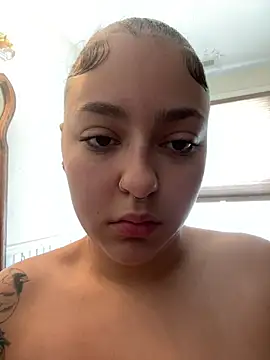 Snapshot of babykalirose chatting on February 2026 04:28:01 PM babykalirose online show from February 2026 04:28:01 PM