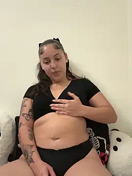 Snapshot of babykalirose chatting on October 2025 04:09:01 AM babykalirose online show from October 2025 04:09:01 AM