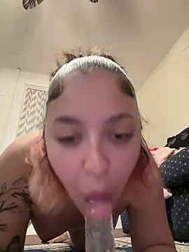 Snapshot of babykalirose chatting on February 2026 07:52:01 AM babykalirose online show from February 2026 07:52:01 AM