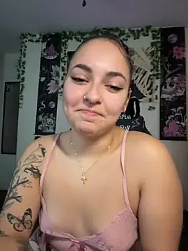Snapshot of babykalirose chatting on June 2026 12:00:02 AM babykalirose online show from June 2026 12:00:02 AM