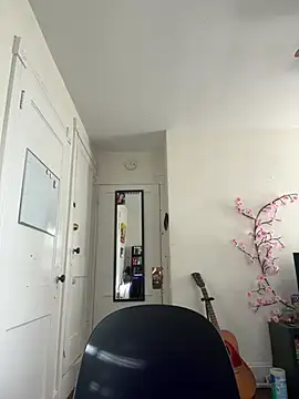 babykalirose online show from April 2026 01:13:01 PM