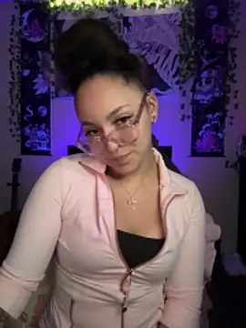 Snapshot of babykalirose chatting on July 2026 12:44:02 AM babykalirose online show from July 2026 12:44:02 AM