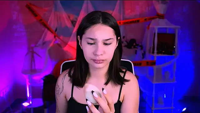 KimClarks  online show from October 2025 12:47:02 PM