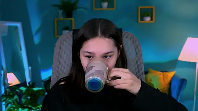 KimClarks  online show from November 2025 02:43:02 PM