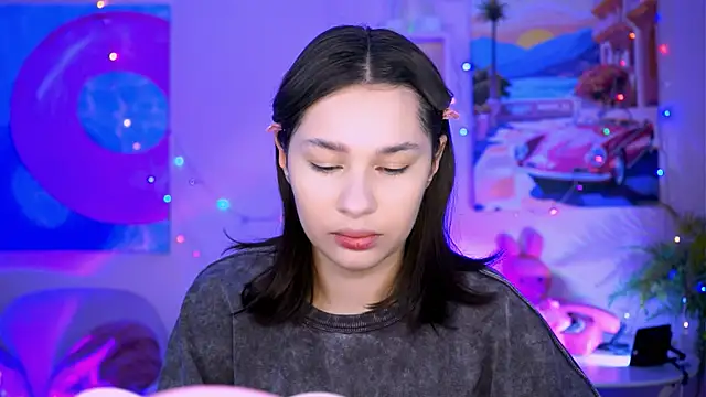 KimClarks  online show from November 2025 12:31:01 PM