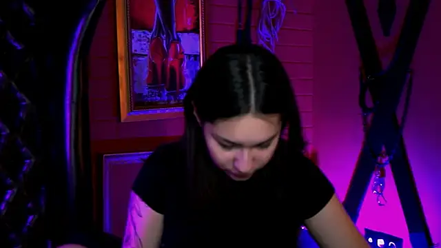 KimClarks  online show from December 2025 09:30:02 AM