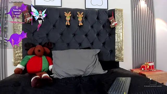 Snapshot of Sofia_Seduccion chatting on November 2025 12:26:01 PM Sofia Seduccion online show from November 2025 12:26:01 PM