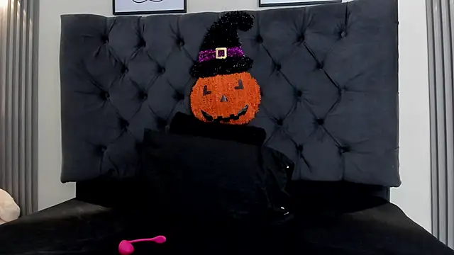 Sofia Seduccion online show from October 2025 12:15:02 PM