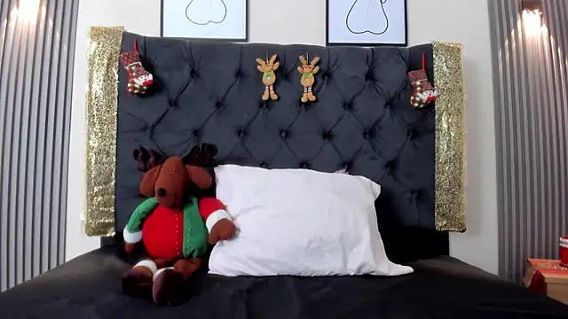 Snapshot of Sofia_Seduccion chatting on November 2025 12:20:01 PM Sofia Seduccion online show from November 2025 12:20:01 PM