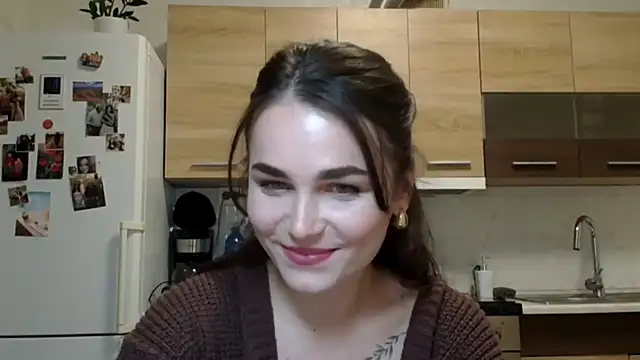 Silviaa a online show from October 2025 05:00:02 PM