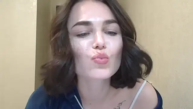 Silviaa a online show from April 2026 07:32:01 PM