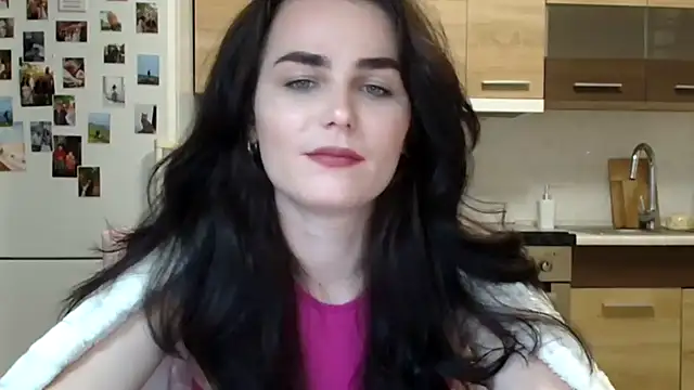 Silviaa a online show from December 2025 07:57:01 PM