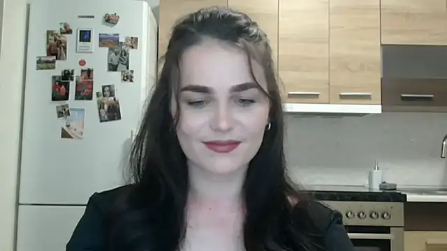 Silviaa a online show from November 2025 07:58:01 PM