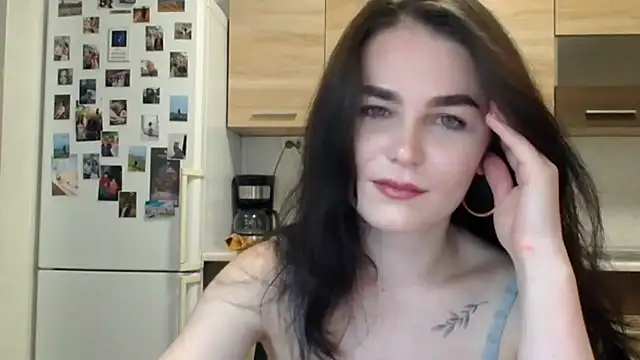 Silviaa a online show from December 2025 07:49:02 PM