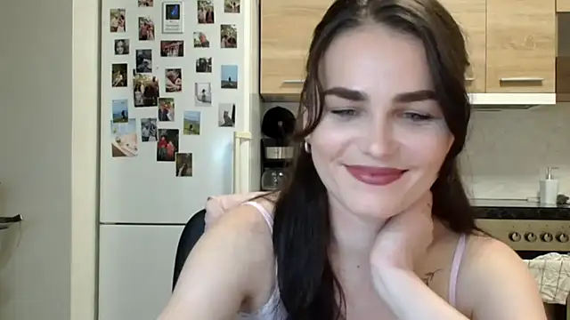 Silviaa a online show from December 2025 08:10:01 PM