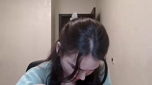 Silviaa a online show from November 2025 08:12:01 PM