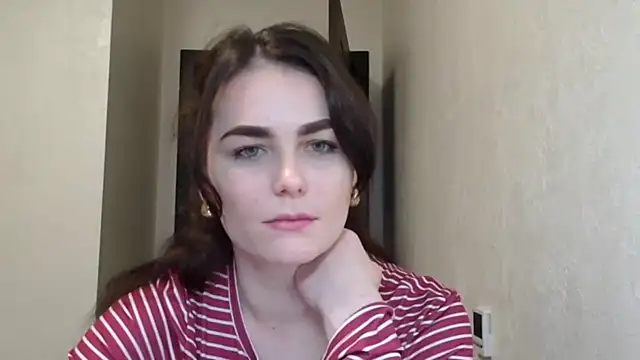 Silviaa a online show from December 2025 02:23:01 PM