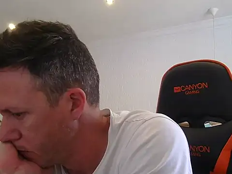 TroyDieselXXX online show from November 2025 07:31:01 AM