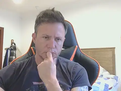 TroyDieselXXX online show from November 2025 04:05:01 AM