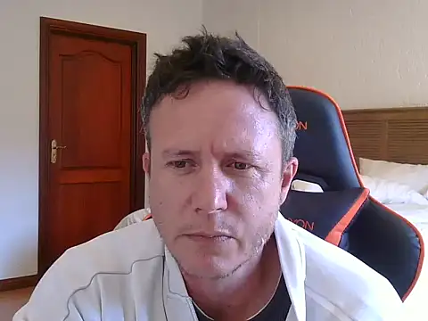 Snapshot of TroyDieselXXX chatting on June 2026 07:17:02 AM TroyDieselXXX online show from June 2026 07:17:02 AM