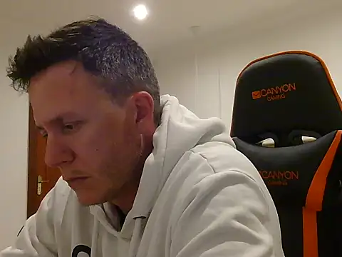 TroyDieselXXX online show from December 2025 05:57:05 PM