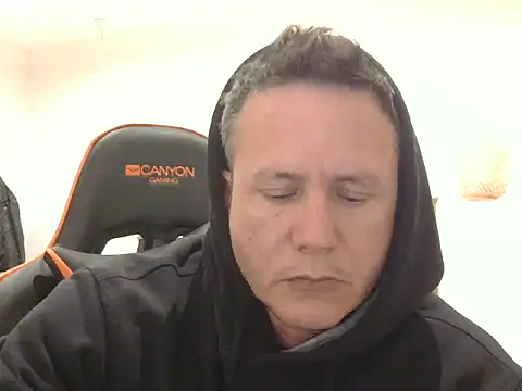 Snapshot of TroyDieselXXX chatting on July 2026 06:19:02 PM TroyDieselXXX online show from July 2026 06:19:02 PM