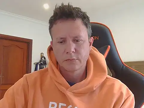 TroyDieselXXX online show from November 2025 05:33:01 AM