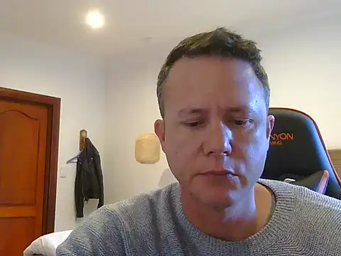 Snapshot of TroyDieselXXX chatting on July 2026 05:26:02 AM TroyDieselXXX online show from July 2026 05:26:02 AM