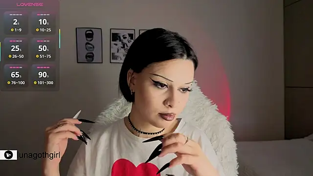 IamLuna2006 online show from April 2026 04:52:01 AM