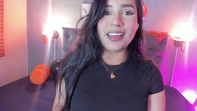 Snapshot of GiannaSlimJB chatting on October 2025 03:19:01 AM GiannaSlimJB online show from October 2025 03:19:01 AM