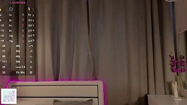 VeronaHascall online show from September 2025 04:18:02 AM