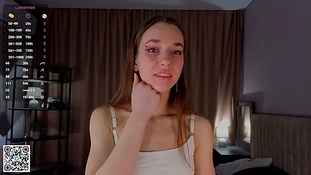 Snapshot of PetraHambelton chatting on November 2025 04:12:01 AM PetraHambelton online show from November 2025 04:12:01 AM