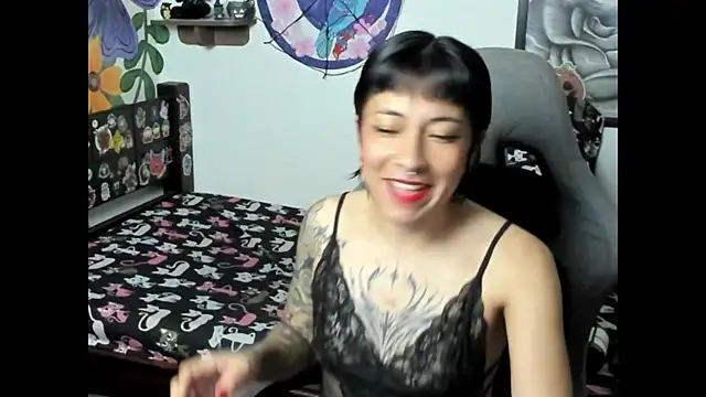 Luna0ciaran online show from November 2025 07:52:02 AM