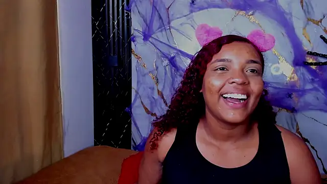 Alaia Gutierrez online show from November 2025 08:56:01 PM