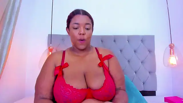 Alaia Gutierrez online show from February 2026 09:48:01 PM