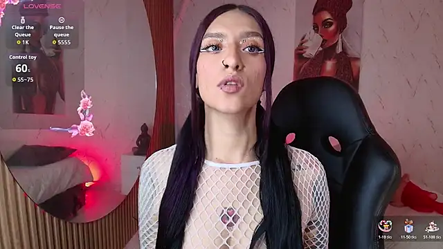 Scaarlettfox online show from October 2025 07:37:01 PM