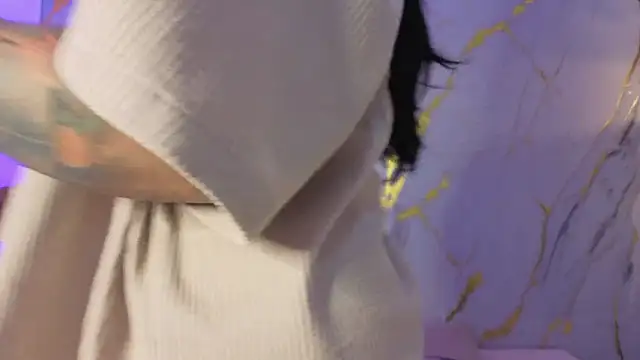 Scaarlettfox online show from March 2026 07:39:01 PM