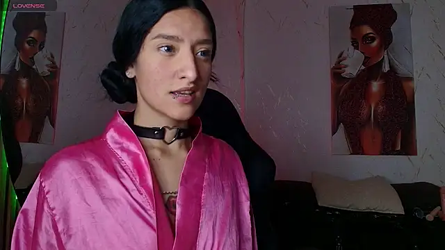 Scaarlettfox online show from November 2025 07:41:02 PM