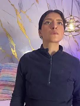 Scaarlettfox online show from April 2026 07:26:02 PM