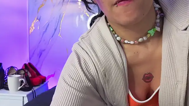 Scaarlettfox online show from March 2026 07:46:01 PM