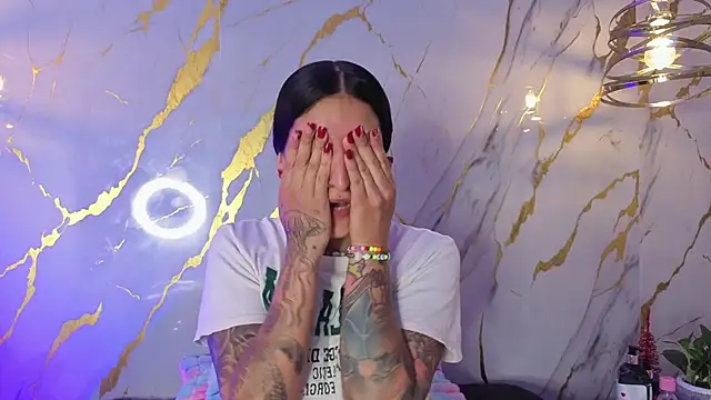 Scaarlettfox online show from March 2026 07:37:01 PM